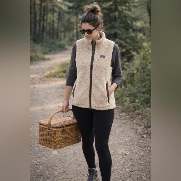 Patagonia Jackets & Blazers - Patagonia Vest Women Fleece Zip Outdoor Hiking Travel Winter Sherpa Reversible